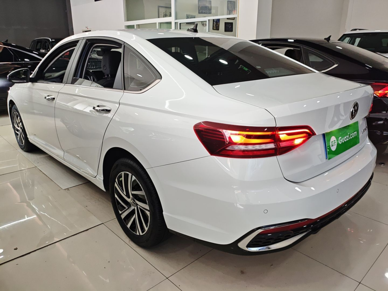 Lavida 2024 1.5L AT photo 4