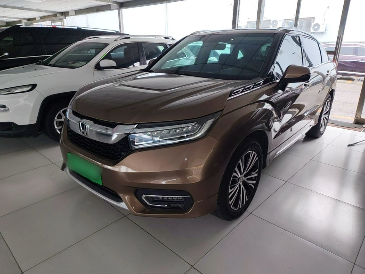 Avancier 2017 370TURBO AWD Exclusive