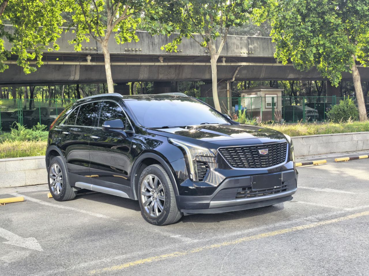 XT4 2020 Facelift 28T RWD Leading photo 3