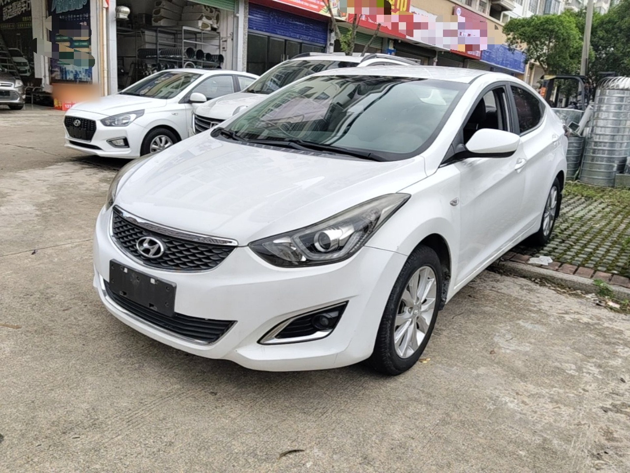 Elantra 2016 1.6L AT Smart