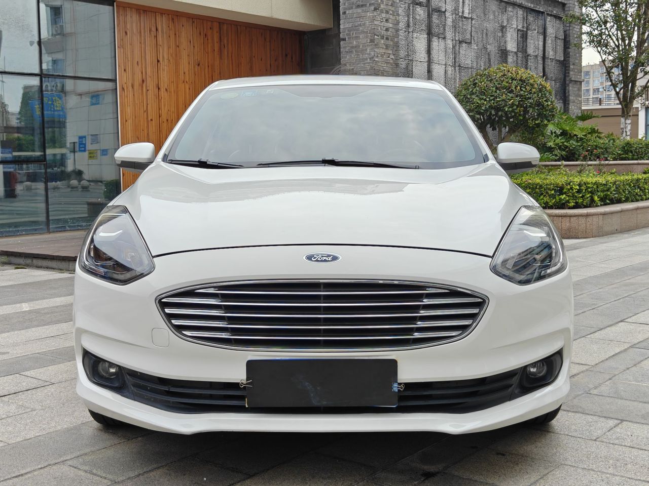 Escort 2019 Facelift 1.5L AT China VI photo 2