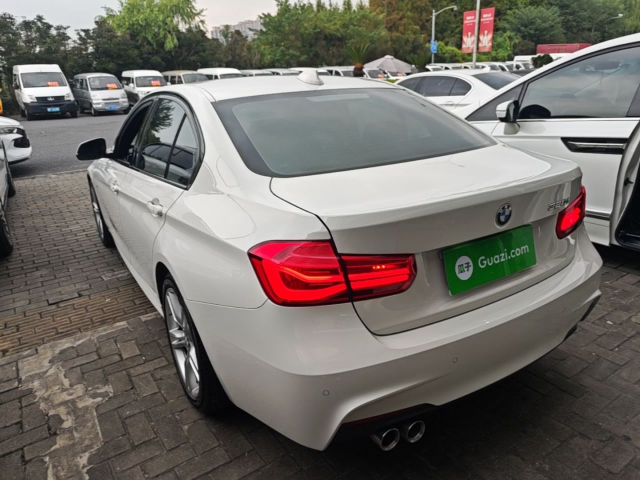 3 Series 2019 320i M Sport Package photo 4