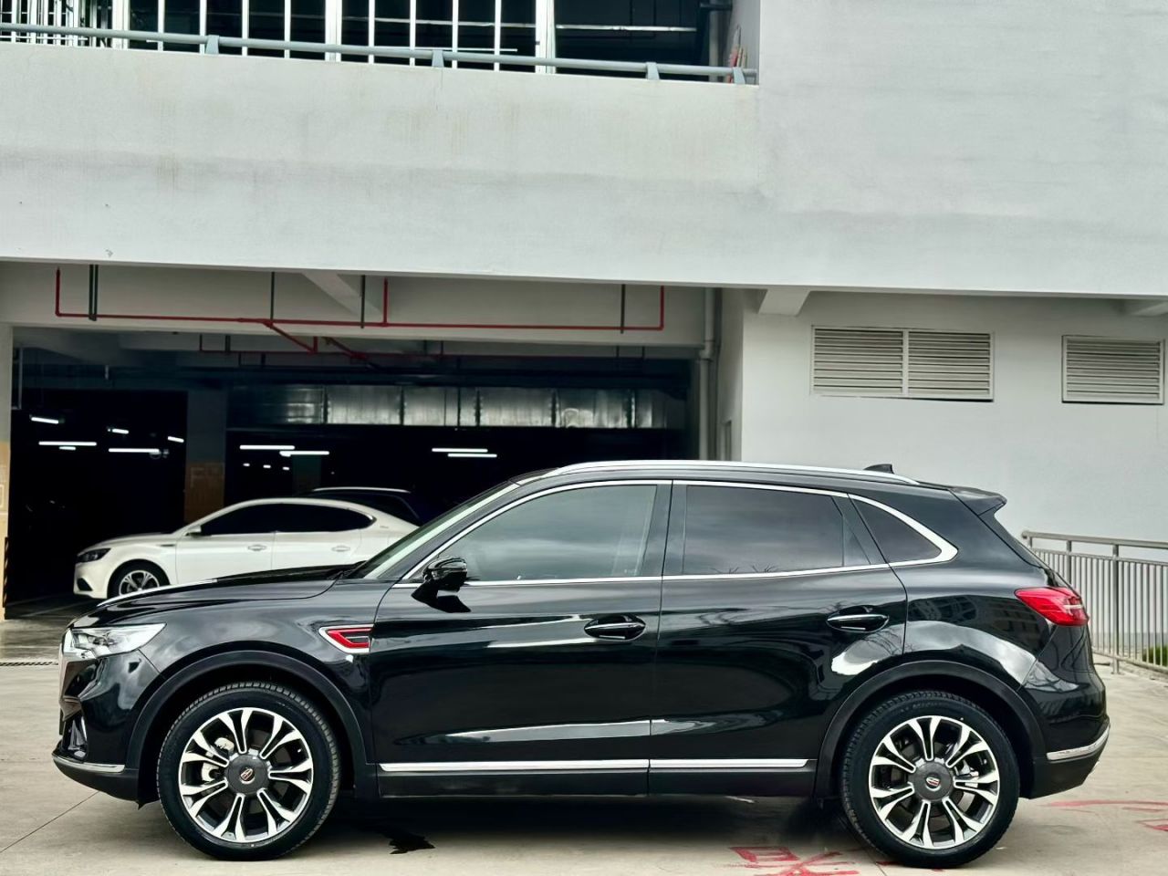 HS5 2019 2.0T Connected AWD photo 4