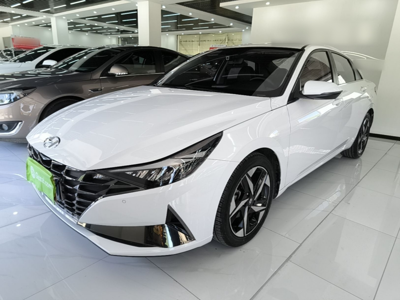 Elantra 2022 1.5L CVT LUX Premium