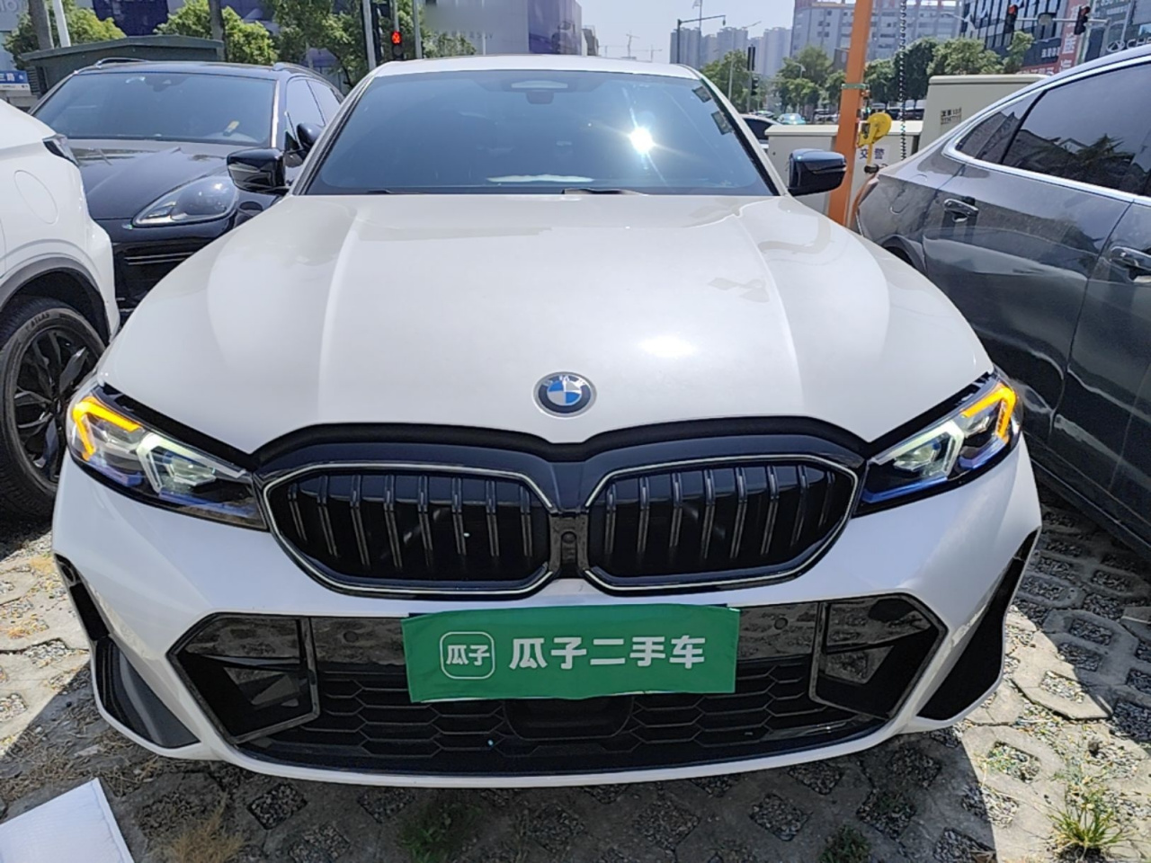 3 Series 2025 330Li Exclusive M M Sport Night Package photo 2