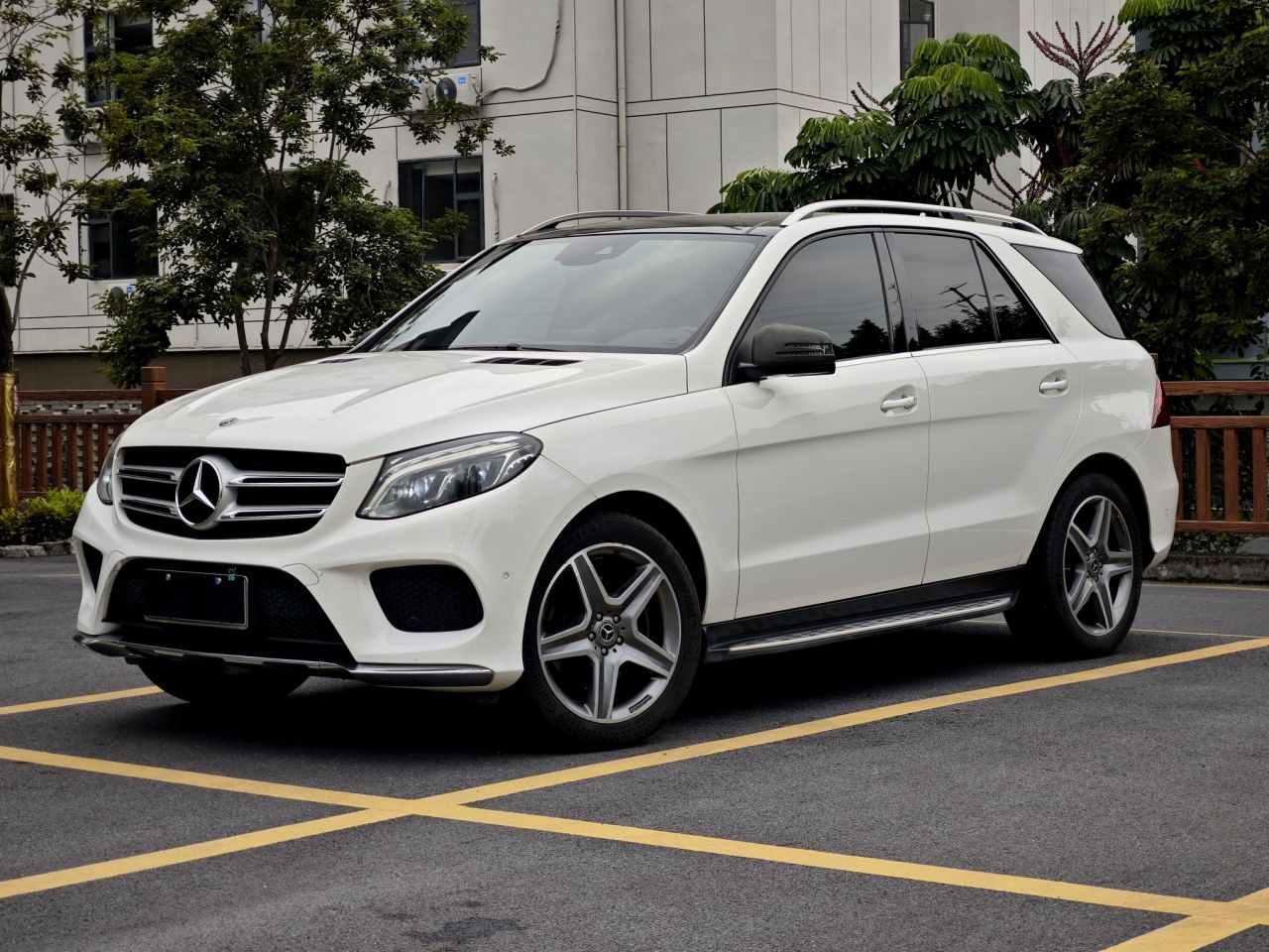 GLE Imported 2018 GLE 400 4MATIC Edition photo 2