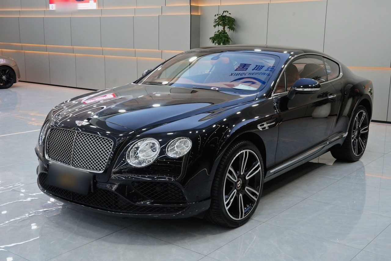 2017 4.0T GT V8 Standard