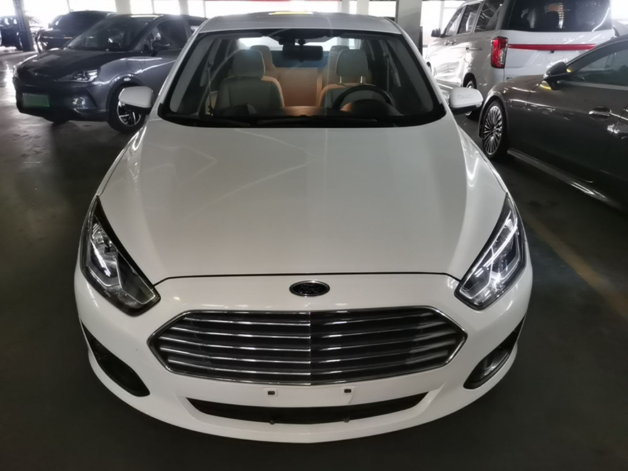 Escort 2015 1.5L MT Comfort photo 2
