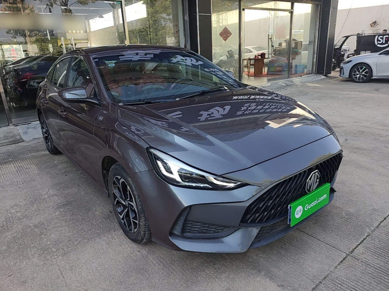 MG5 2023 180DVVT MT Luxury photo 3