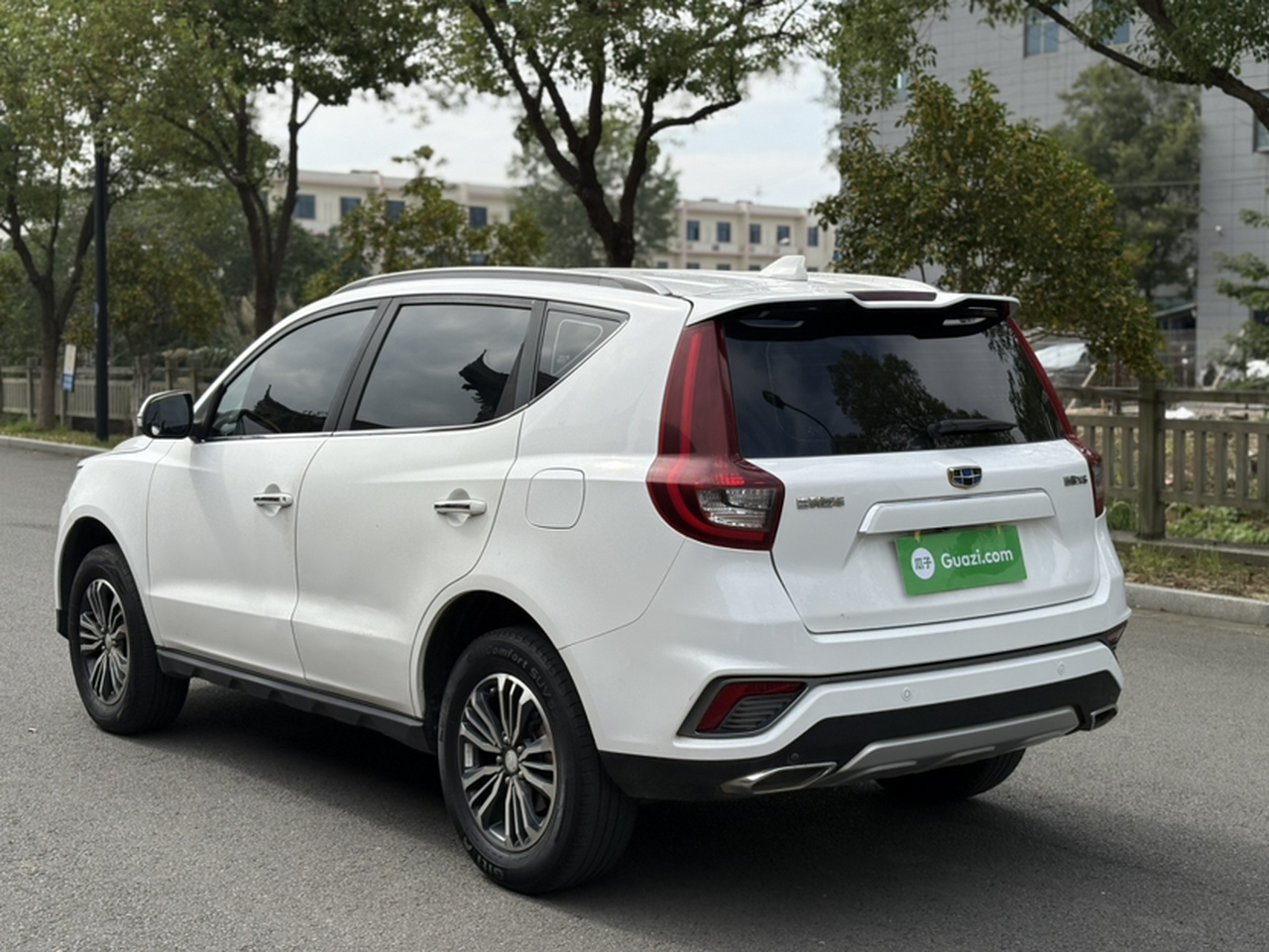 Vision X6 2018 1.8L MT 4G Luxury photo 3
