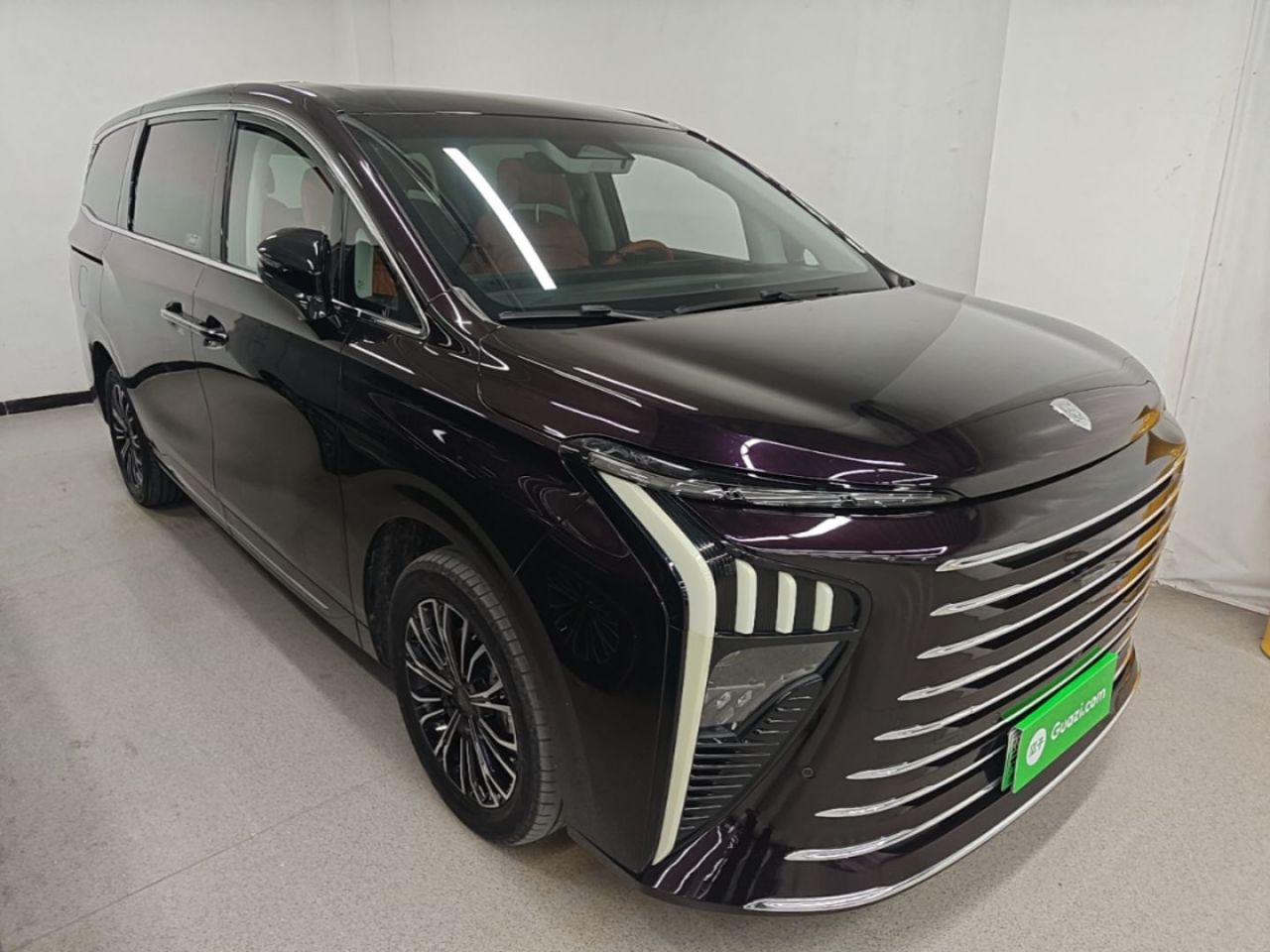 V9 2024 1.5TD 200km Premium photo 5