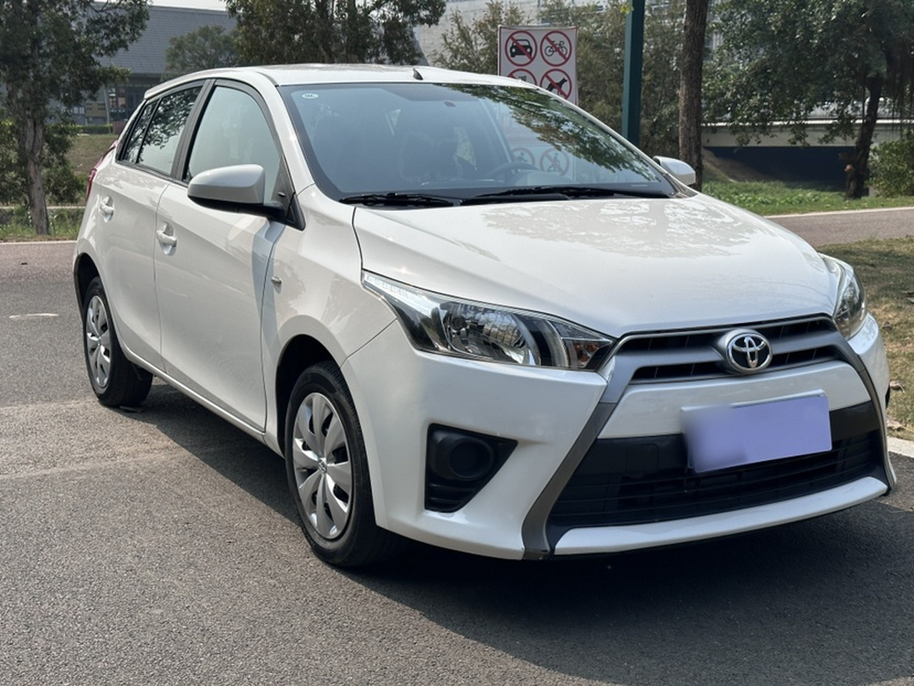 YARiS L 2015 1.5E AT photo 2