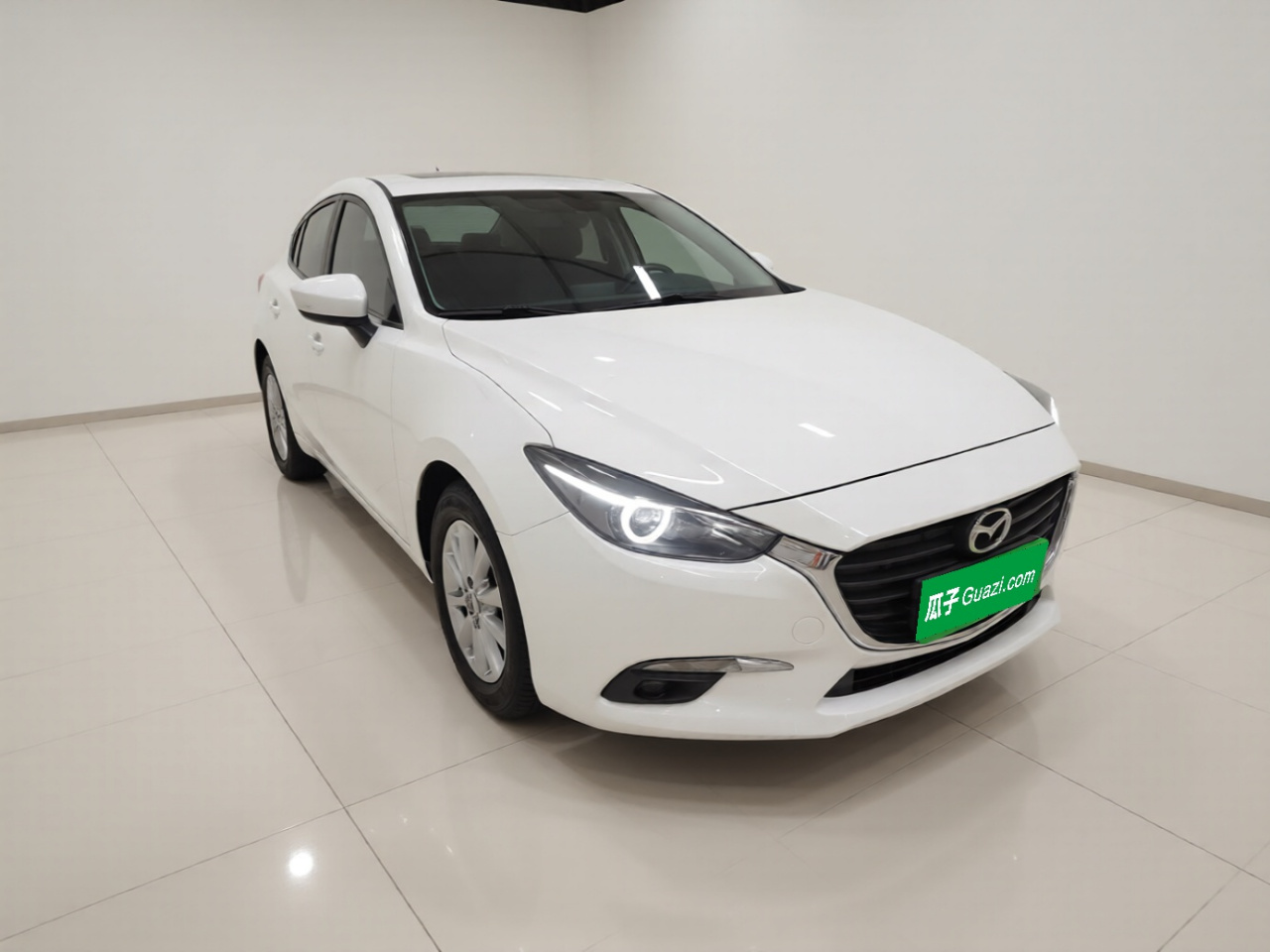 3 Axela 2017 Hatchback 1.5L AT Luxury China V photo 3