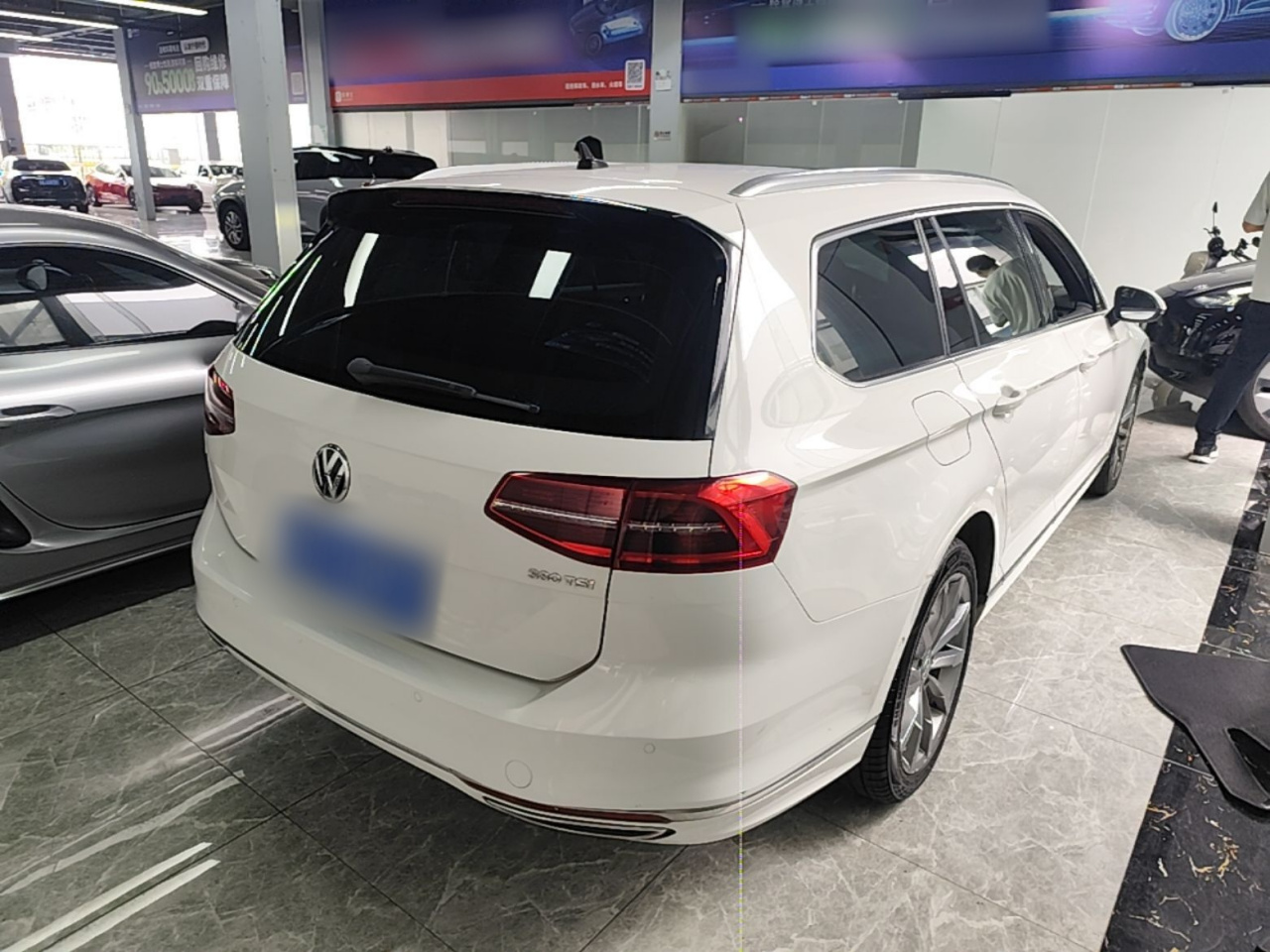 2016 380TSI RWD R-line photo 4