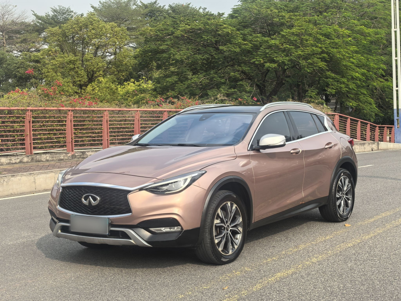 QX30 2017 2.0T AWD Sport photo 3