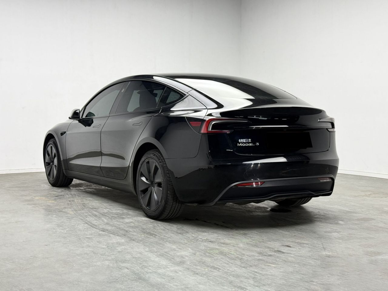 Model 3 2023 RWD photo 5