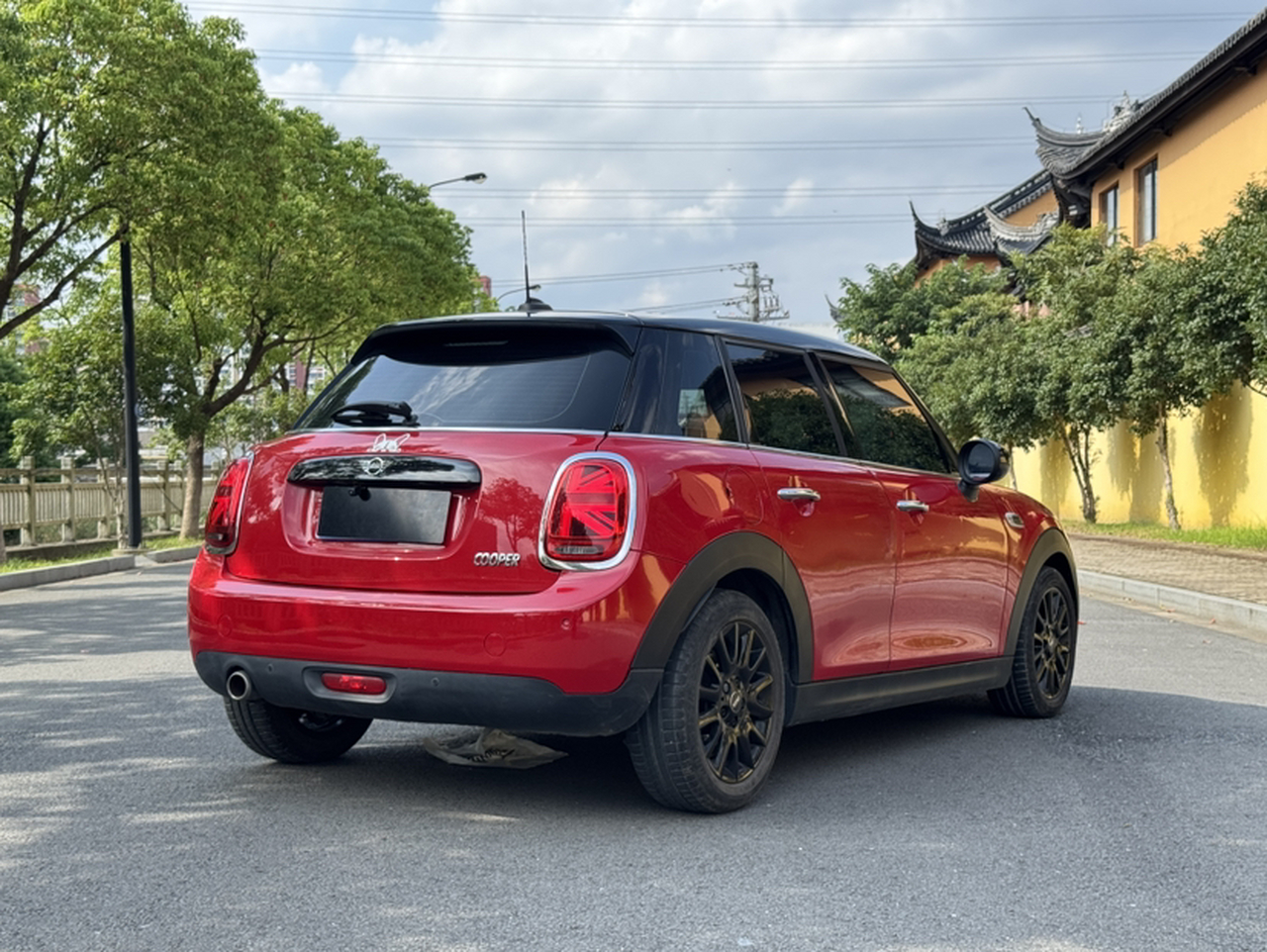 2019 1.5T COOPER Classic 5-Door photo 4