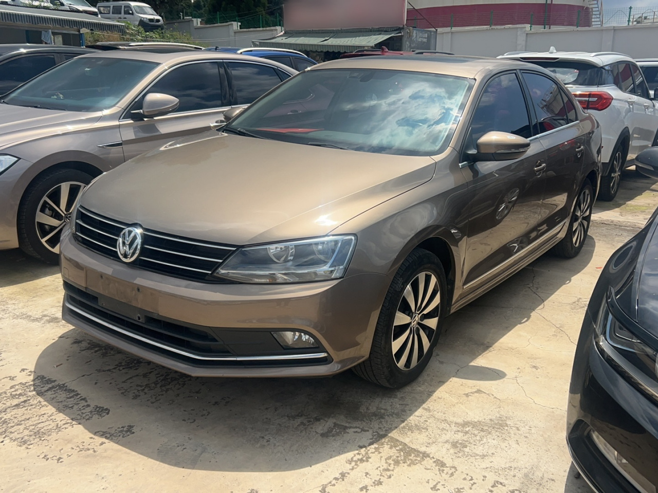 Sagitar 2018 1.6L MT Comfort