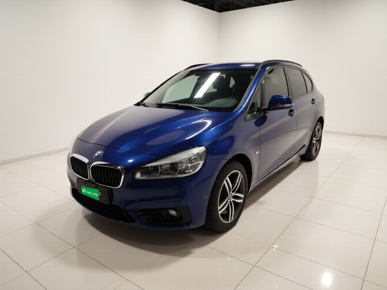 2 Series Wagon 2016 218i Sport Design Package