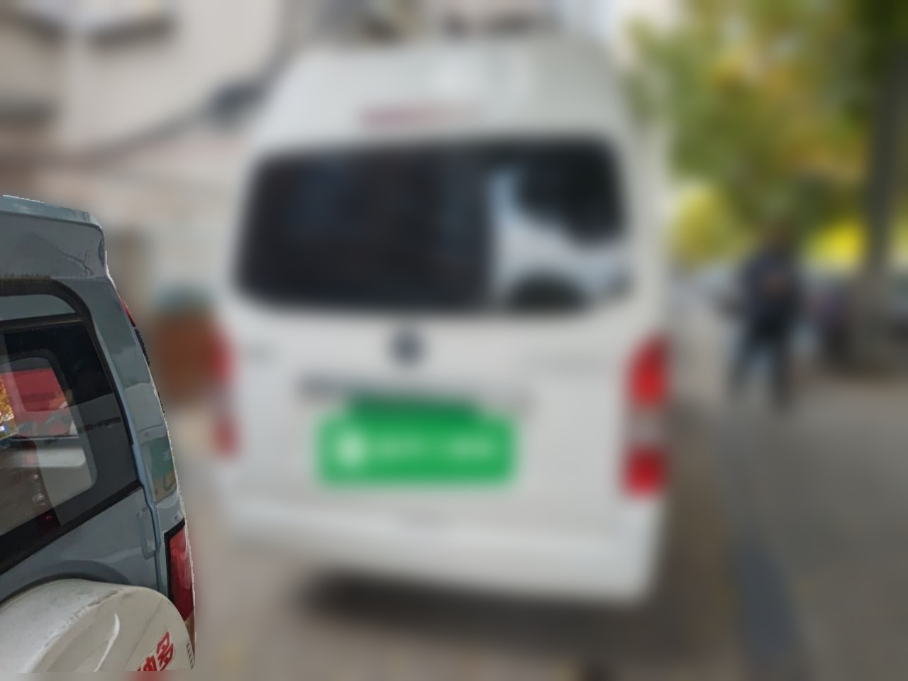 Foton 福田 2024款 商旅版 汽油2.4L手动 长轴高顶 客车10/12座 photo 5