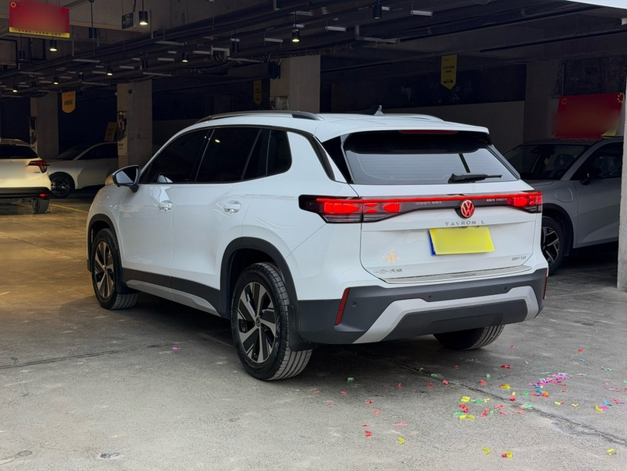 2026 Tayron L 330TSI RWD Elite photo 5