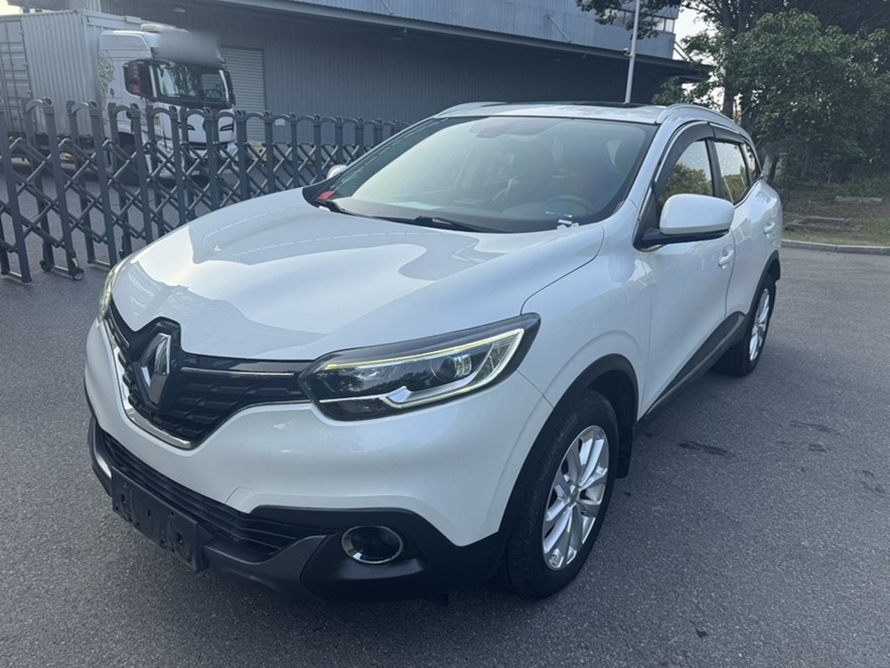 2016 2.0L RWD Luxury