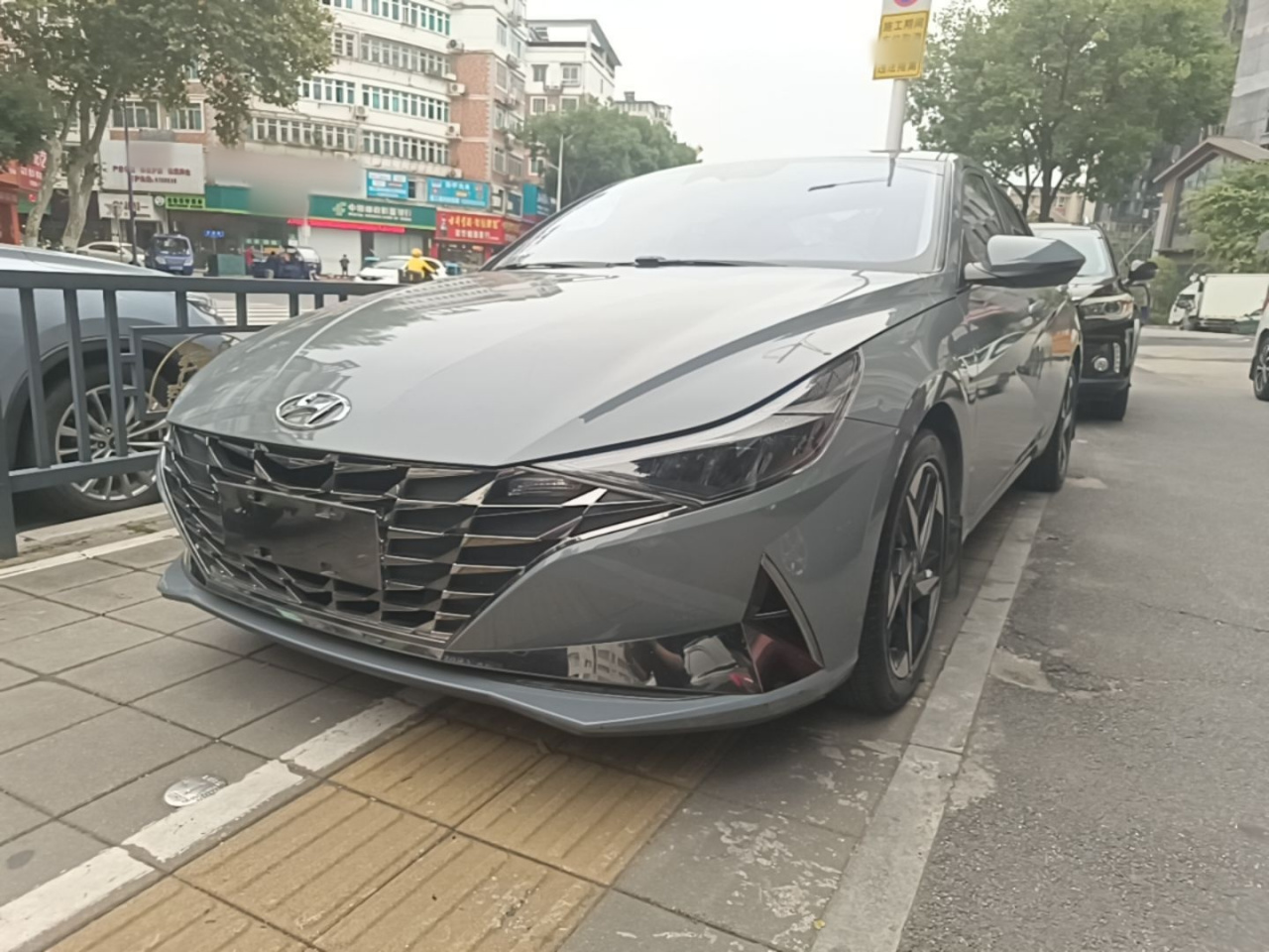 Elantra 2022 1.5L CVT LUX Premium