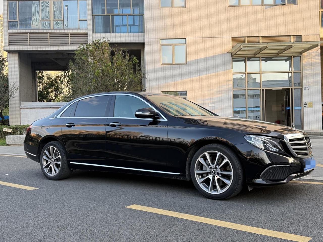 E-Class 2019 E 300 L Fashion photo 3