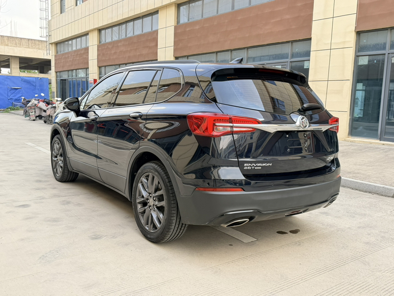 Envision 2020 28T AWD photo 2