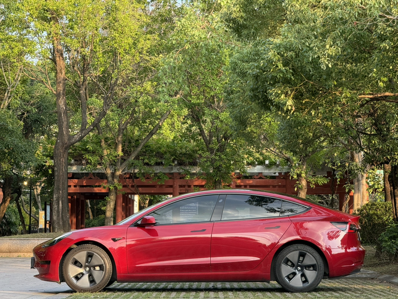 Model 3 2021 Standard Range RWD Upgraded photo 2
