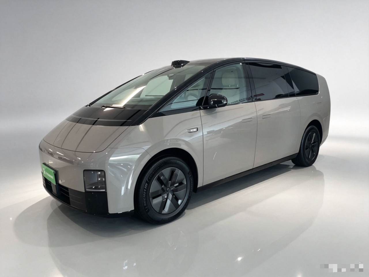 Li MEGA 2024 Ultra
