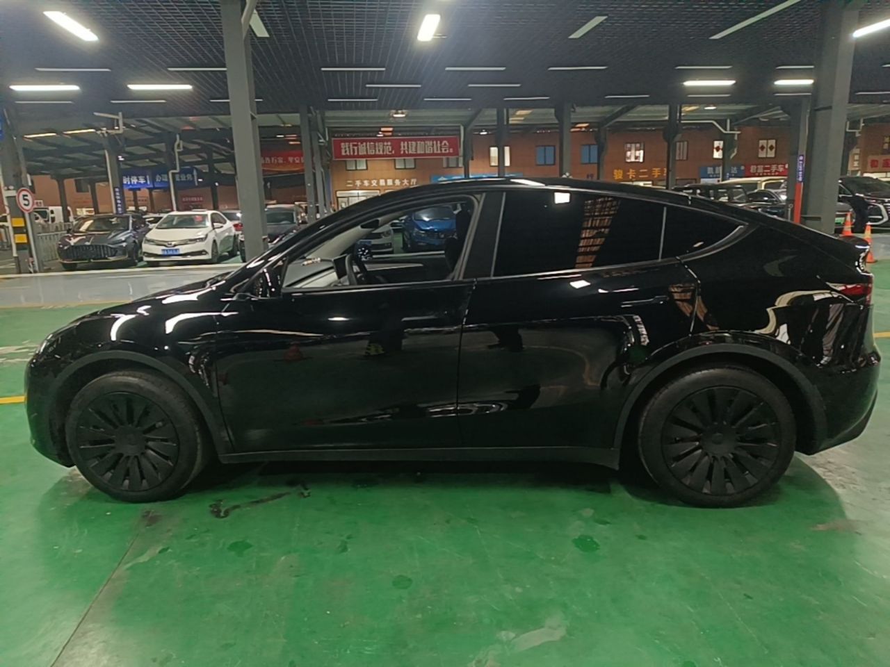 Model Y 2023 RWD photo 4