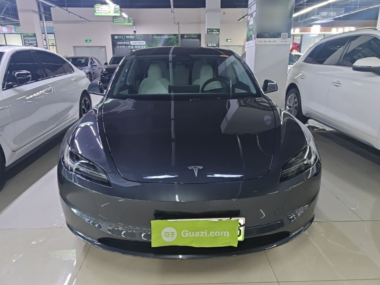 Model 3 2023 RWD photo 2