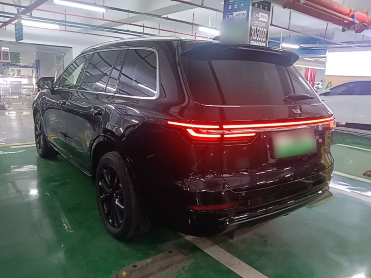 Li Auto ONE 2020 EREV 6-Seater photo 4