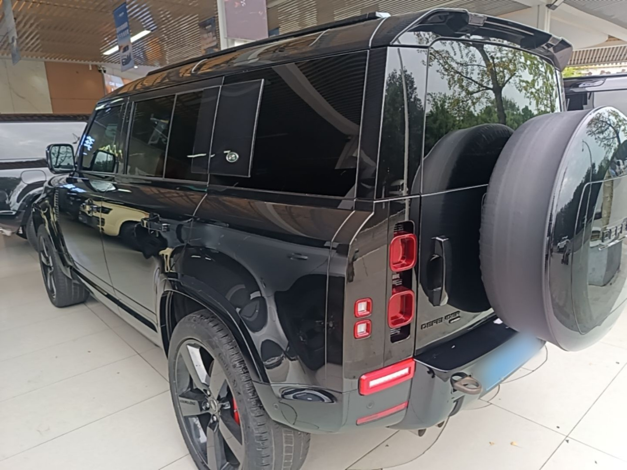 Defender 2023 Facelift 110 3.0T P400 X-DYNAMIC HSE photo 4