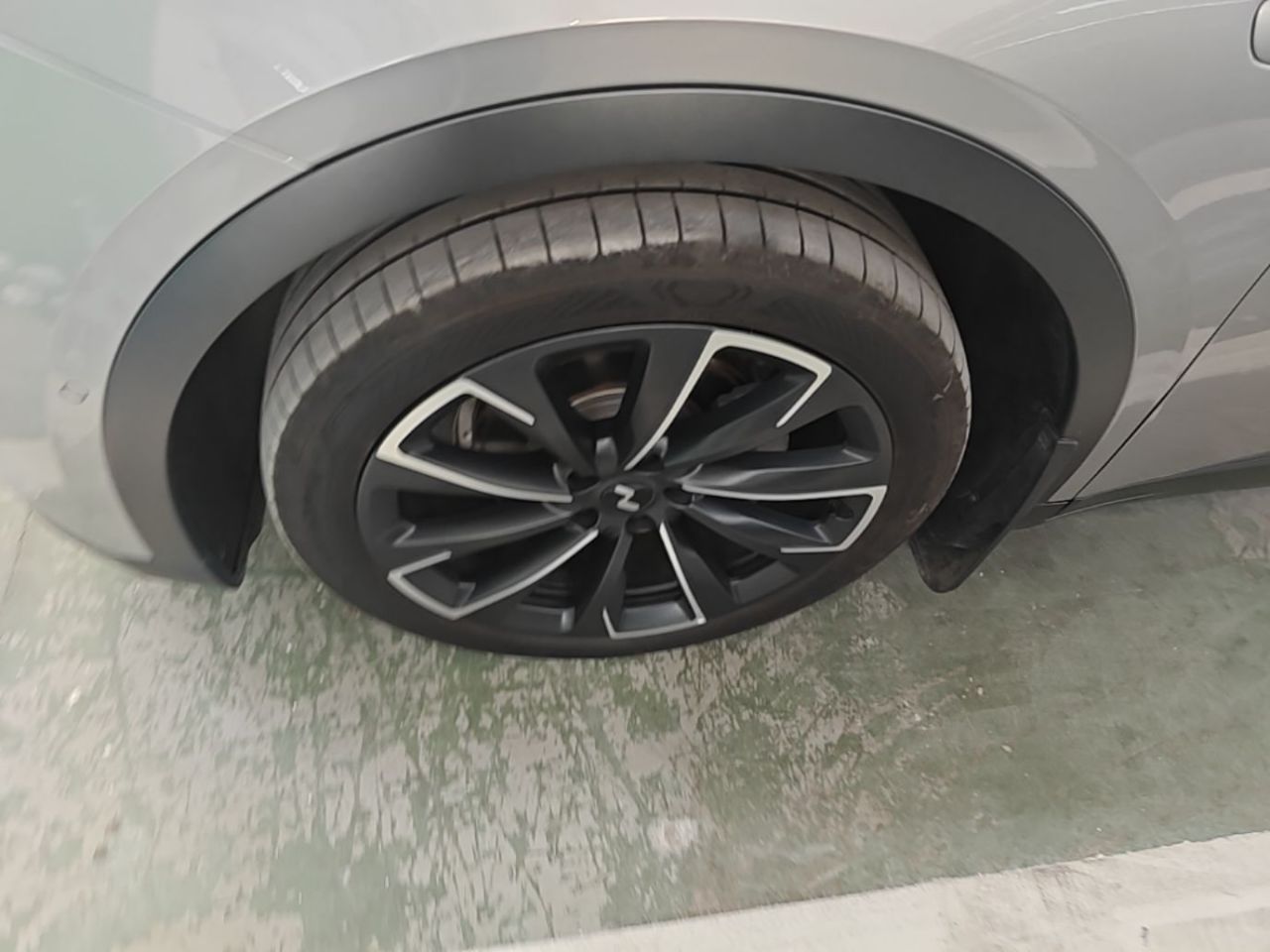 L60 2024 60kWh RWD photo 3