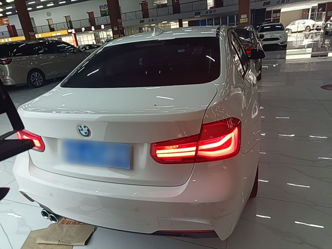 3 Series 2018 320i M Sport Package photo 5