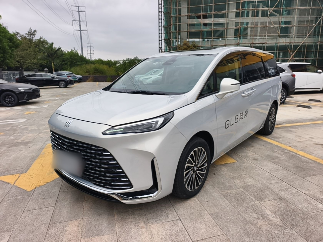 GL8 EV 2025 Exclusive