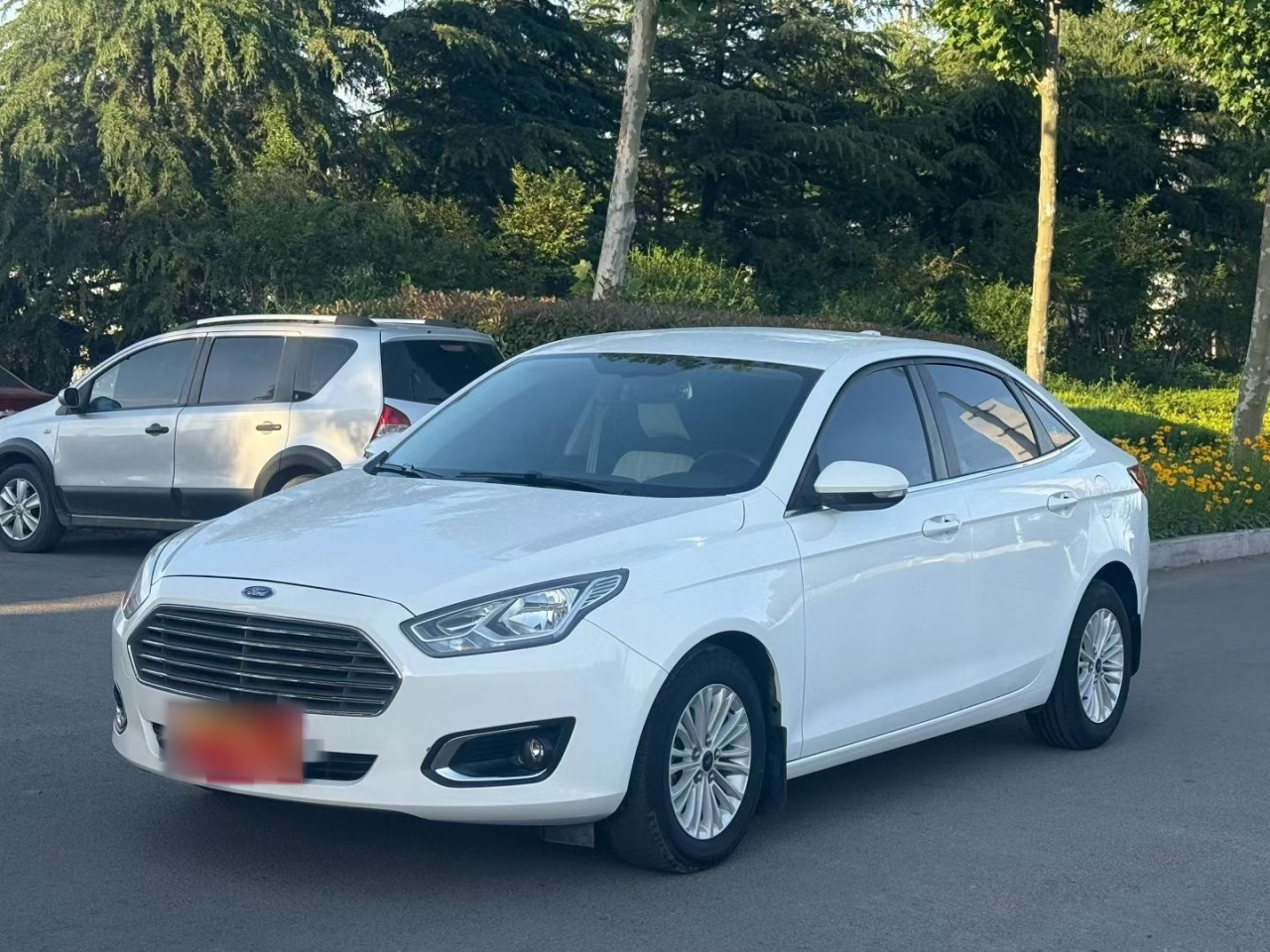 Escort 2017 1.5L MT Comfort