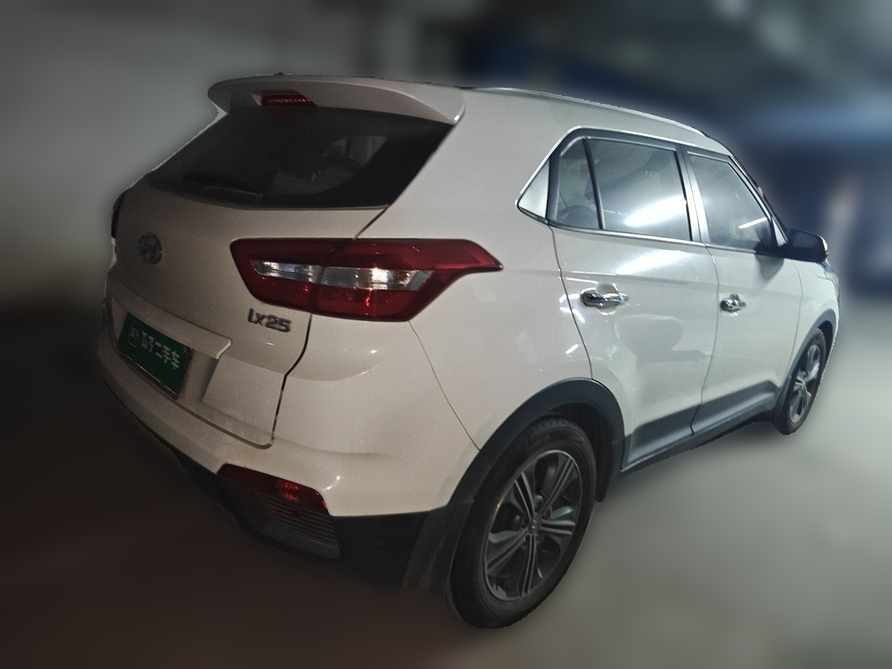 ix25 2015 1.6L AT RWD Premium DLX photo 4