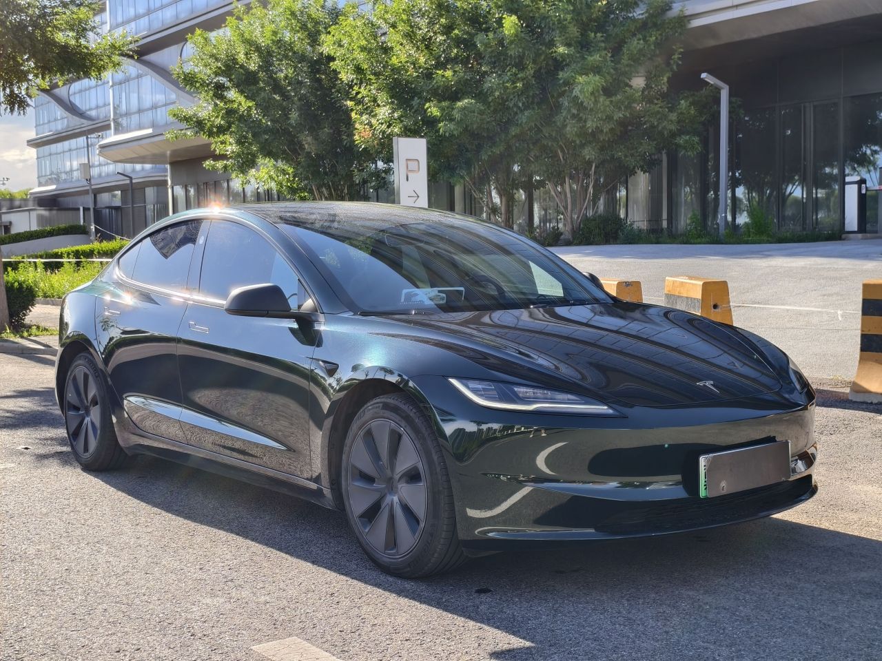 Model 3 2023 RWD photo 3