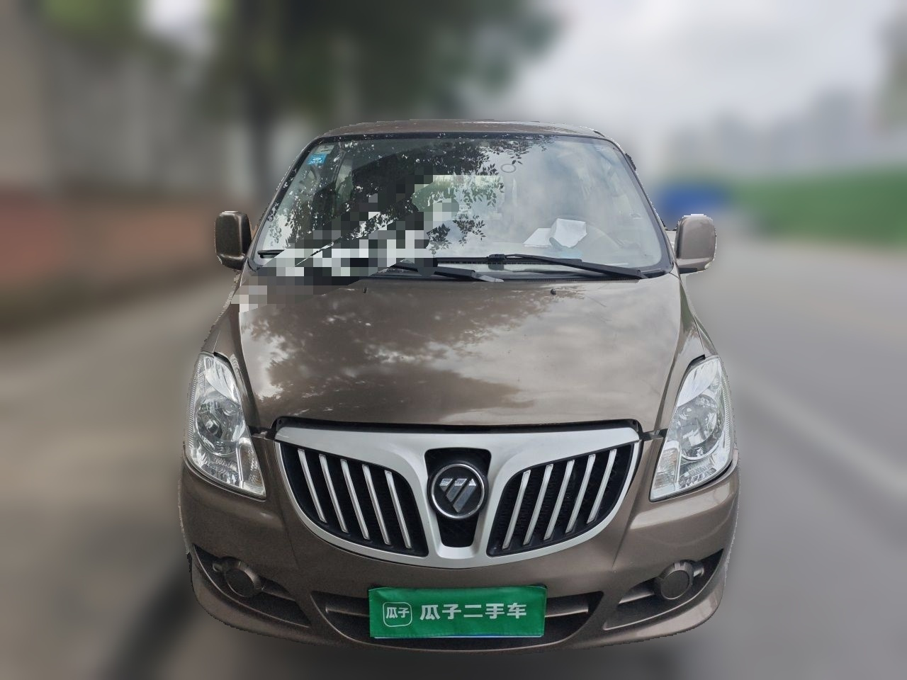 E 2017 2.0L Long Wheelbase 4Q20M photo 2