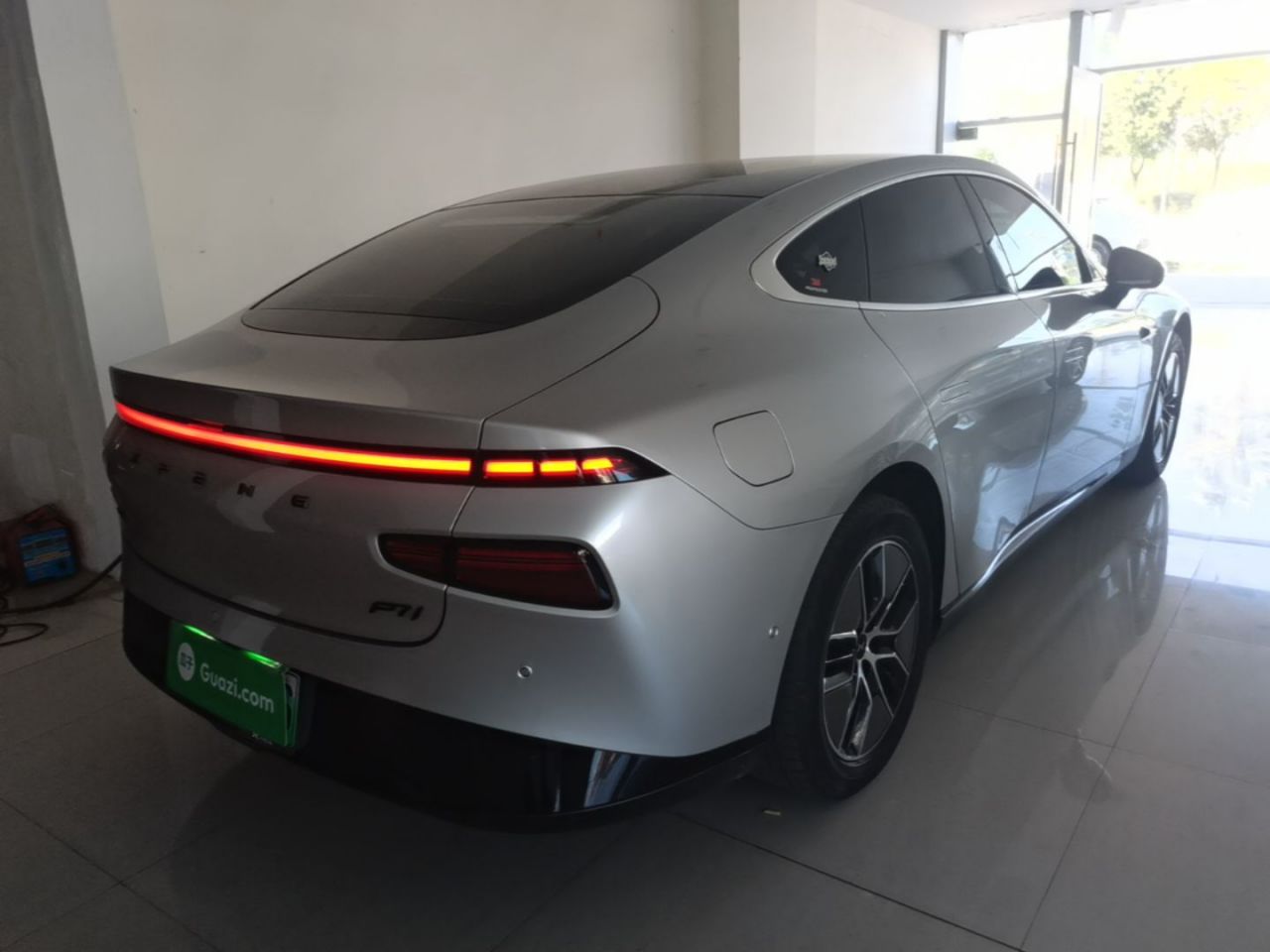 P7 2023 P7i 702 Pro photo 4