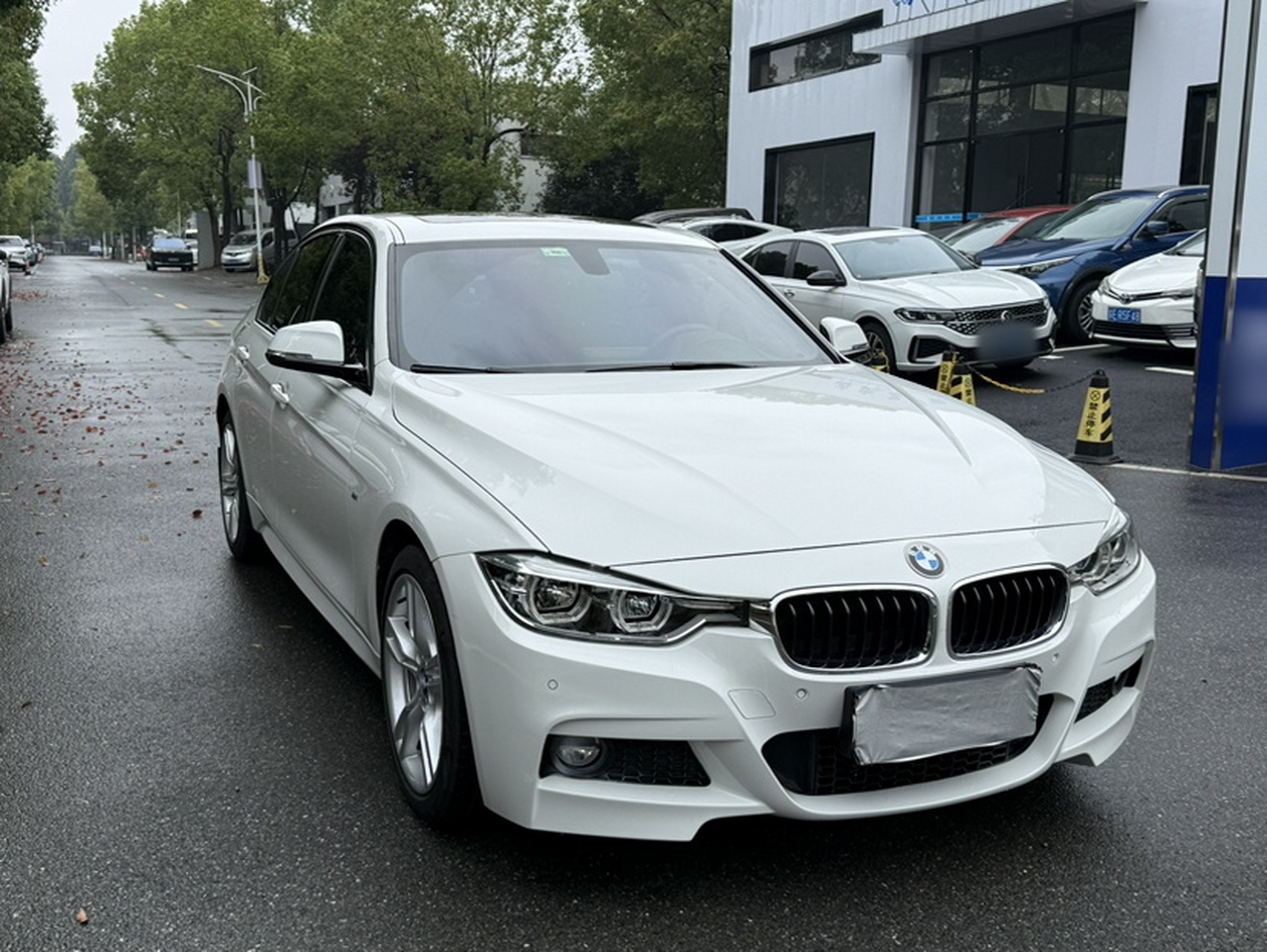 3 Series 2018 320i M Sport Package photo 5