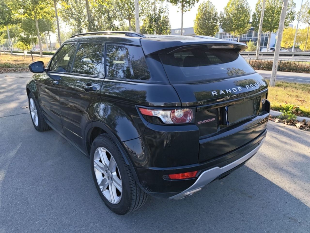 Range Rover Evoque 2015 2.0T 5-Door photo 4