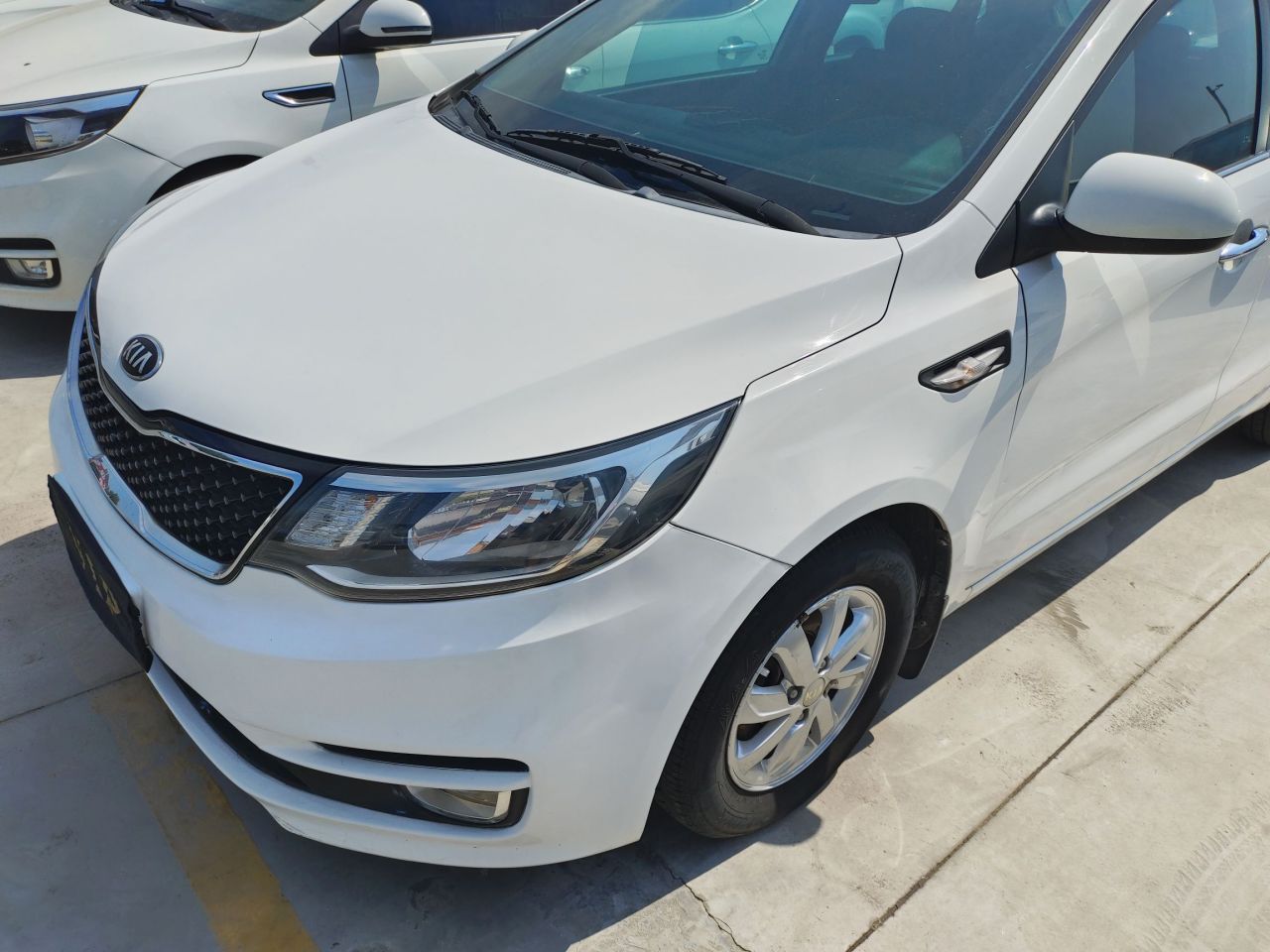 K2 2015 Hatchback 1.4L AT GLS photo 3