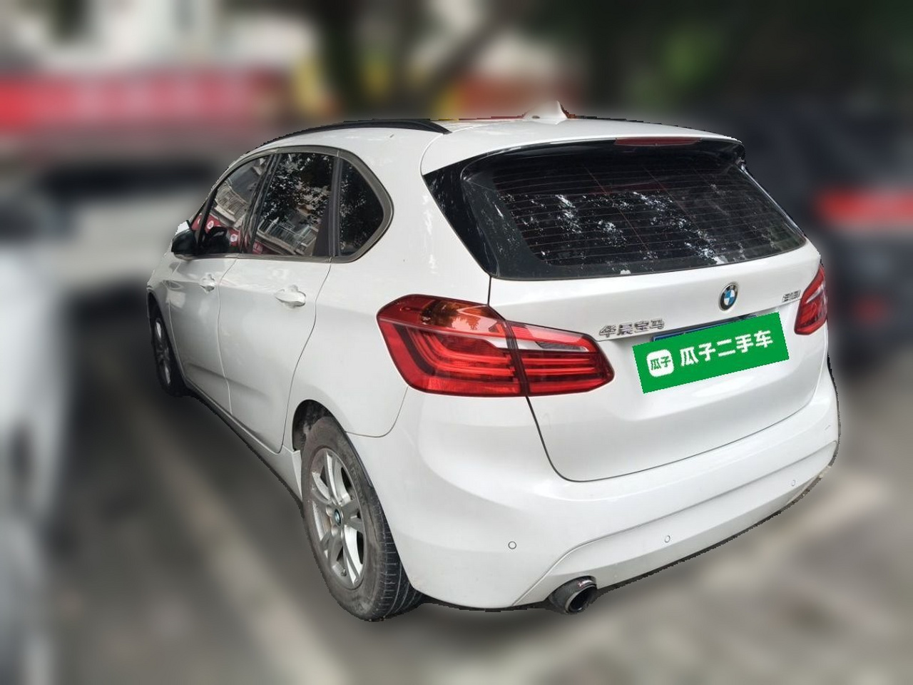 2 Series Wagon 2016 218i Leading photo 4