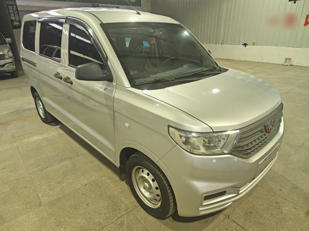 Wuling Hongguang V 2022 1.5L LAR photo 3