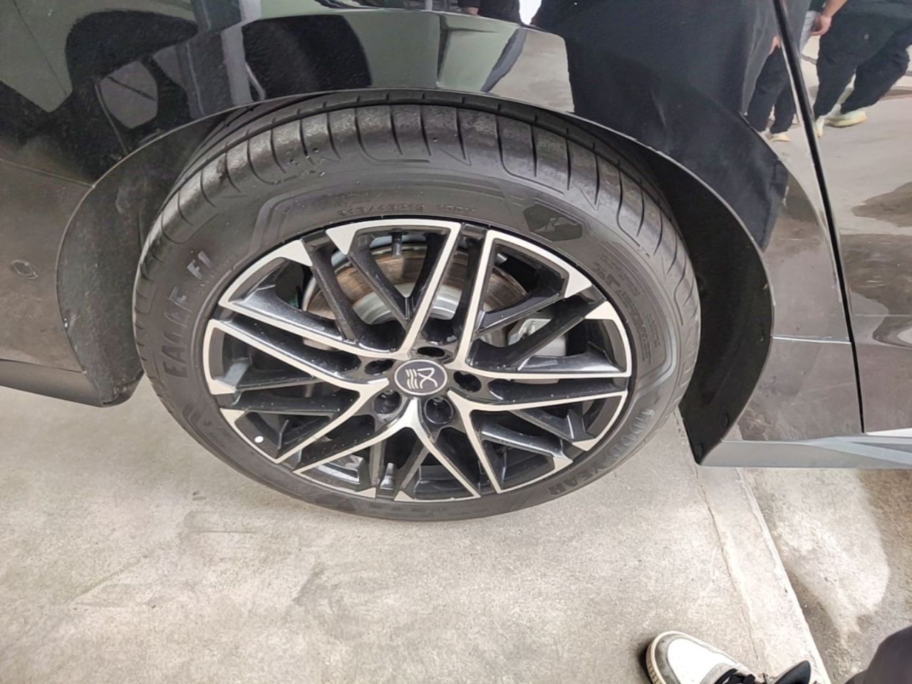 Han 2025 EV 605KM Premium photo 4