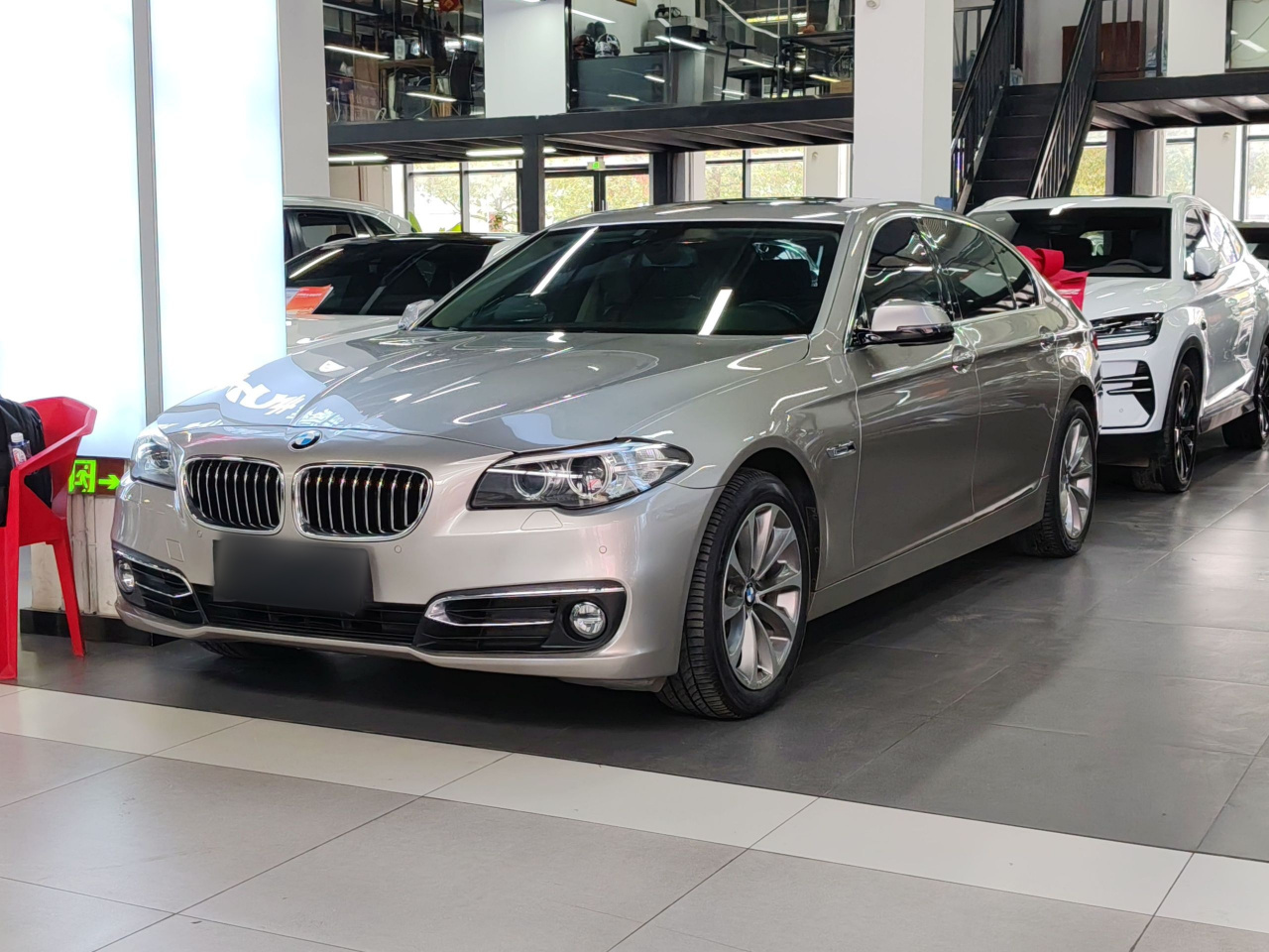 5 Series 2014 525Li Luxury Design Package
